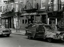 Der name leitet sich von den avenues a, b, c und d ab, den einzigen avenues . Alphabet City In The Early 90s Alphabet City East Village Nyc I Love Nyc