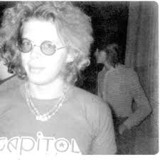 För femtio år sedan. 1974 tränade Jefferson airplane gitarristen Jorma  Kaukkonen med Hjalmar Strömer skolans skridsko gymnasium. Jack Casady som  varit basist i samma band kom till Strömsund och hälsade på. Runt