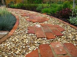 Los invito a seguirme por facebook muchas gracias espero que sea de su. 12 Ideas Para Usar Ladrillos En El Diseno De Tu Jardin