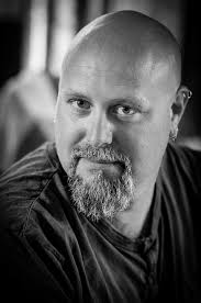 Hej alla underbara kunder. Om 2 veckor avslutar jag (Tony) min anställning  på Gårdsservice och börjar på nytt arbete. Om ni kommer in i butiken och  påpekar detta så ger jag 5