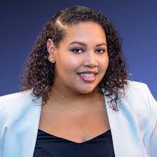 Anna Cullum's Instagram, Twitter & Facebook