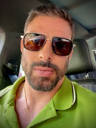 Hoy está de cumpleaños el actor brasileño Eduardo Moscovis 🎂 57 años  MUCHAS FELICIDADES 🎉🎉