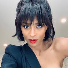 Having fine hair and round face means that opting to rock a razored bob hairstyle is your best bet to flatter both your face shape and hair type. Found 50 Super Flattering Bob Haircuts For Fine Hair