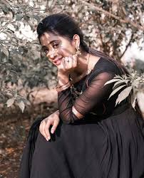 Happy mother's day #naira this bond of naira and akshu, both were not able to leave each other this was such a goosebump moment #yrkkh #shivangijoshi. Kaira Love Naira In Black Dress Facebook