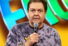 Djfaustao faustao is on mixcloud. Faustao Repete Camiseta No Domingao E Fas Brincam Crise Faustao Fas Roberto Marinho
