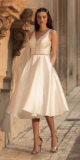 Fashion may be all about finding unique ways of dressing, but sometimes it helps to have a blueprint. 24 Exclusive Knee Length Wedding Dresses Wedding Dresses Guide Knee Length Wedding Dress Knee Length Prom Dress Wedding Dress Types