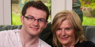 Kerry Berry (@IAmKezBez)