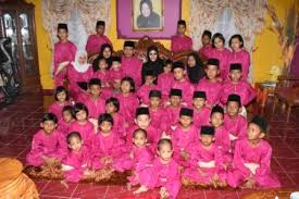 Atau disuruh melakukan sesuatu yang boleh menyebabkan ia dipukul, diseksa, diabaikan atau didedah secara langsung atau tidak langsung yang akan mengakibatkan kecederaan atau penderitaan kepada. Hidup Mesti Diteruskan 5 Rumah Perlindungan Hiv Antara Insan Yamg Berhati Mulia