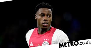 Ein wechsel (englisch bill of exchange, französisch lettre de change, italienisch cambiale) ist ein wertpapier, das die unbedingte zahlungsanweisung des ausstellers an den bezogenen enthält, bei fälligkeit an einem bestimmten zahlungsort eine bestimmte geldsumme an den aussteller oder einen. Quincy Promes Will Unbedingt Arsenal Spielen Als Mikel Arteta Den Flugelspieler Von Ajax Ins Visier Nimmt Nach Welt