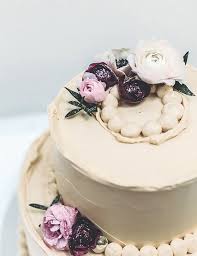 Prince harry and meghan markle's wedding cake has taken six bakers five days to prepare and breaks with tradition, according to its designer claire ptak. Prince Harry And Meghan Markle S Wedding Cake Breaks With Centuries Of Royal Tradition The New Yorker
