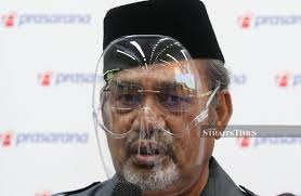 Shoib tan and 2 other siblings. 4pam Tajuddin S Manner At Press Conference Rude And Disgusting