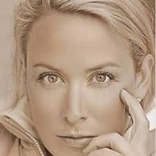 Amy E Langenfeld (@cnmamy)