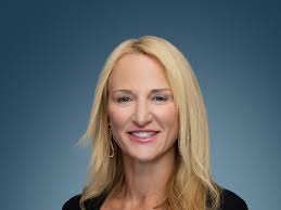 Lindsay Sanchez of Khoros On The Top 5 New Marketing Trends Leaders Need To  Know