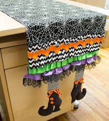 Display with some of your favorite halloween decor or maybe even a big bowl of halloween candy! Pin By Lori Shumaker On Quilts Other Projects Halloween Table Runners Halloween Sewing Halloween Quilts