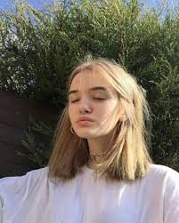 2021 short haircuts with bangs, you can use medium parting straight and blunt hair styles on your fine hair by applying spray and crepe to the scalp. Pin On Hair