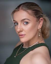 Beth Berg (@b23berg) • Instagram photos and videos