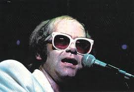 John Elton On Stage Rainbow Theatre Closeup White Glasses Magazine Photo 1977 In 2020 Elton John Captain Fantastic John