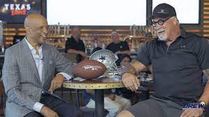 Earl christian campbell, nicknamed the tyler rose, is a former american professional football player who was a running back in the national. What Happened To Hall Of Fame Running Back Earl Campbell And What Is His Net Worth