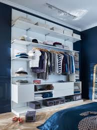 Un Dressing Sans Portes C Est Tendance Rangement Dressing Dressing En Kit Dressing Ouvert