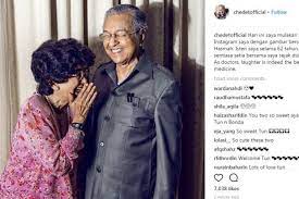 Mahathir mohamad bersama cucunya yang dikenali sebagai ally anak kepada datuk mukriz mahathir. Mahathir Mohamad Joins Instagram Se Asia The Jakarta Post
