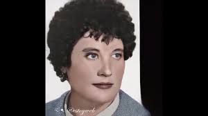 Video animado. Carmen Rodes Ferri, con fondo musical sobre Foto  restaurada/coloreada, con retoque digital a mano dedicado a la Familia de  Jaime Aldeguer...