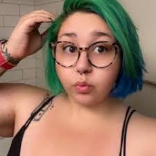 Alaina Owen's Instagram, Twitter & Facebook