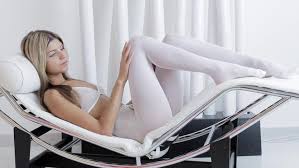 팬티스타킹을 입은 귀여운 지나 거슨 - Faperoni Porn Videos