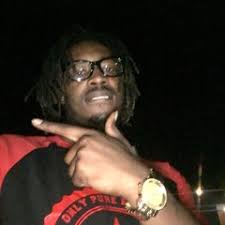 Stream Erik Saenz Caperon music