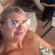 Last question I promise hehe Really need good pedicure Doesn't seems to  find any around 😢😢 Don't want fish spa or so Just proper pedicure place  Ideally between ideal premium and marina