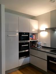 Wildhagen U Keuken Met Kastenwand In Hoogglans Wit Door Wildhagen Gerealiseerd Www Wildhagen Nl Wohnung Kuche Haus Kuchen Kuche Renovieren