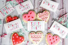 Valentine's day and delicious sweets are synonymous with the holiday of love. Free Valentine S Day Treat Printables Unoriginal Mom