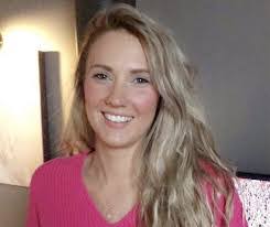 Sarah Brownson's Instagram, Twitter & Facebook