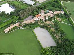 Bill and melinda tied the knot on new year's day in 1994 in hawaii. Bill Gates Rents 600 000 A Month Mansion For His Daughter So She Can Be Near Horse Show Daily Mail Online