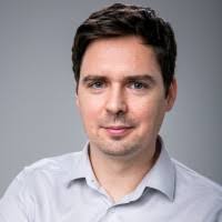 Correo electrónico y teléfono de Adam Grimm