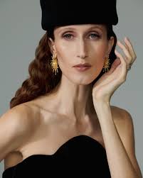 SALONI (@saloniofficial) · Instagram 照片和视频