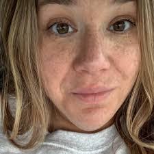 Courtney Derouen's Instagram, Twitter & Facebook