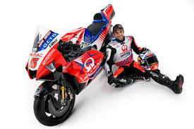 Zarco finished the 2019 season as part of the lcr honda idemitsu team, after parting ways with ktm. Johann Zarco Und Jorge Martin Prasentierten Das Neue Motorrad Des Pramac Ducati Teams Vmax Si