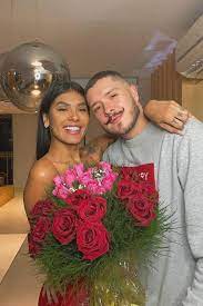 Veja as letras de mc roba cena e ouça poxa vida, parado na esquina, vai tomar dormindo, é só catucadão, vai me dar a periquita e muito mais músicas! Pocah Do Bbb 21 Terminou Casamento Com Mc Roba Cena Pai Da Sua Filha Apos Traicao Famosos Extra Online