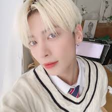 Bighit entertainment has yet to confirm taehyun's position, but netizens believe that he may be a part of txt's rap line. Taehyun Txt Image 255156 Asiachan Kpop Image Board