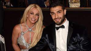 Who is britney spears's boyfriend, sam asghari? Cvbxr5u9nmxxym