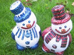 Schneemanner In Liebevoller Handarbeit Gestaltet Einzigartige Unikate Im Bastel Laedchen Erhaltlich Basteln Ostereier Basteln Weihnachtsgeschenke Basteln