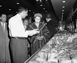 So if you were hoping to expand your knowledge and discover something new about the world around you, then these interesting science trivia questions and answers can stretch your horizons and give you something new to think about. Retro Baltimore Trivia After Queen Elizabeth Ii Attended Her First American Football Game At The University Of Maryland In 1957 What Store Did She Visit Baltimore Sun