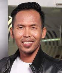 Ia dibintangi oleh shuib sepahtu dan shuk balas, ditayangkan pada 25 september 2014. Amir Dan Loqman Pergi Ke Laut 2014 Mubi