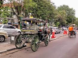 Banting car rental jenjarom rental car car rental telok panglima rental if you want a car yang. Andong Malioboro Rela Banting Harga Yang Penting Ada Penumpang Travel Tempo Co
