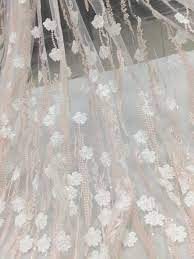 Penser sa robe de mariée sur mesure n'est pas si facile que ça. Chine Belle Fleur Dentelle 3d De Modele De Tissu Pour Robe De Mariee Acheter Fleurs 3d Sur Fr Made In China Com