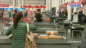 Katso, millaisia toimintoja sivua hallinnoivat ja sisältöä julkaisevat ihmiset tekevät. Costco Go Online Retail Giant Building Huge New Sydney Factory