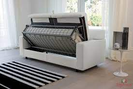 Nella scelta di un buon divano letto entrano in gioco diversi fattori che è opportuno analizzare con estrema attenzione, come la grandezza della stanza che dovrà ospitarlo, il meccanismo di apertura e chiusura e, ovviamente, la comodità del supporto sia nelle ore di svago sia durante la notte. Divano Letto Per Tutti I Giorni