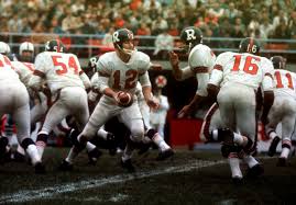 The main campus is located on 42.5 hectares (105 acres) in the residential neighbourhood of sandy hill, adjacent to ottawa's rideau canal. Tsn Unveils All Time Ottawa Football Roster 3downnation