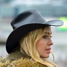 Barbara Kallas's Instagram, Twitter & Facebook