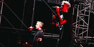 Massive Attack Surpreende: Novas Músicas Chegam em 2026! 🎶